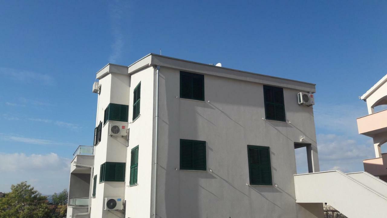 Apartment Anakatarina โตรกีร์ ภายนอก รูปภาพ
